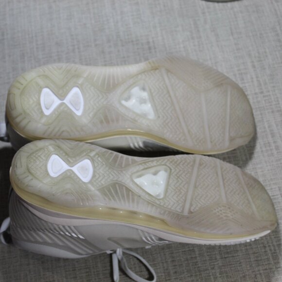 Men’s  11.5 Nike Lebron James X John Elliot Icon QS "Sail" White Athletic Shoes - Picture 6 of 6